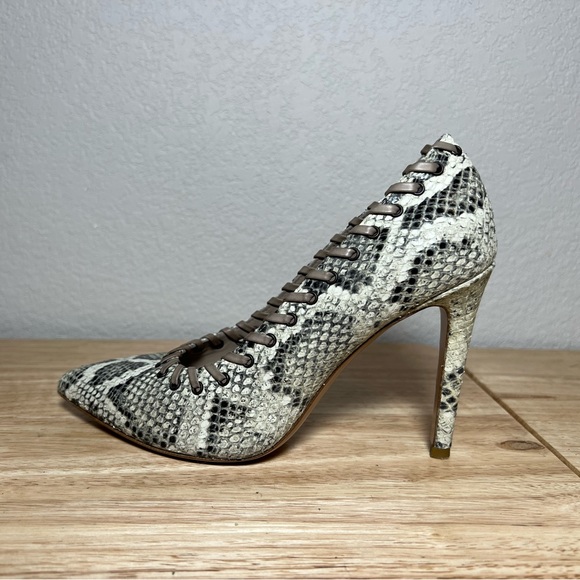 Donald Pliner signature python print leather shoes 6 - Picture 4 of 11